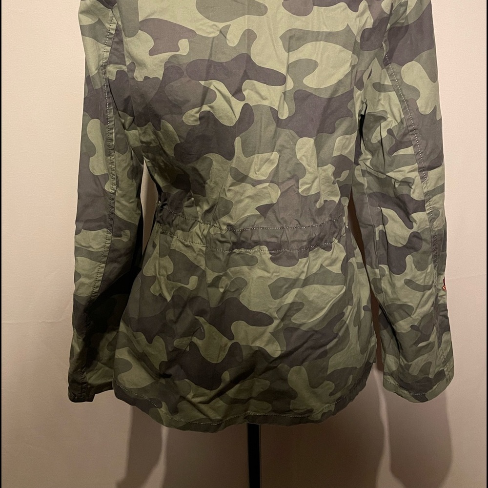 NWT FRANCESCAS CAMO JACKET. - Picture 5 of 7